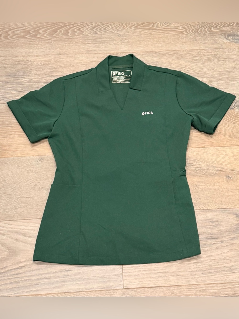 FIGS Inala Scrub Top Slim Fit Zippered Pocket Technical Collection Size Small